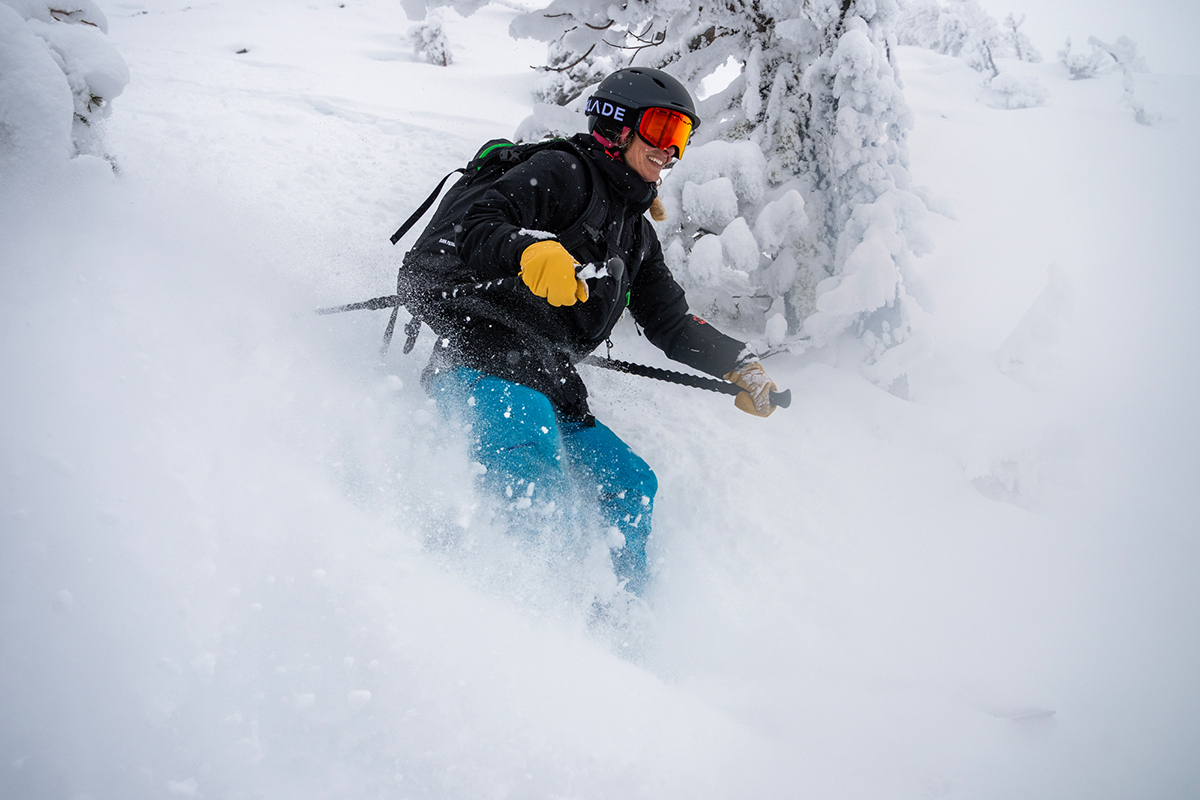 Ski backpack (skiing in powder)